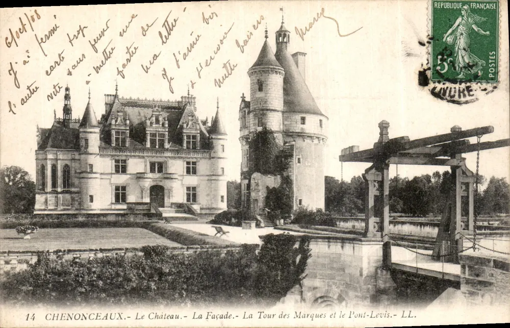 Chenonceaux — Das Schloss — Die Fassade — Die Turm der Marques und der Pont-Levis — LL. - Vorderseite
