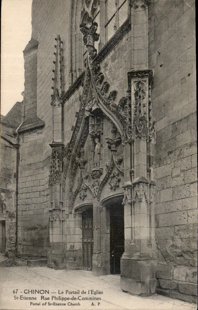 Chinon — Der Portal der Kirche Saint-Étienne — A. P. - Vorderseite