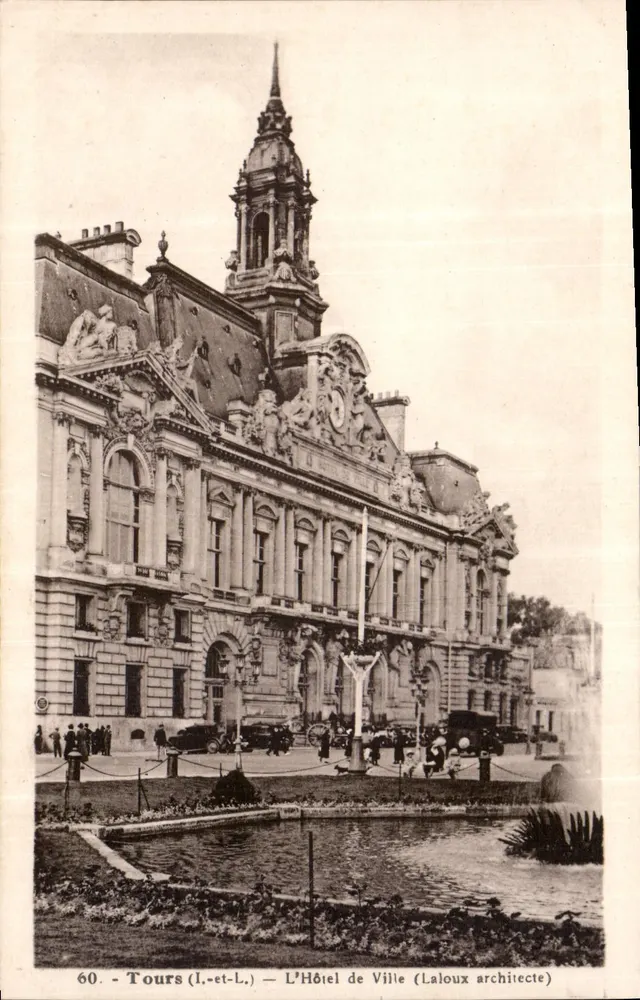 Tours (Loire-et-Loire) — Das Rathaus (Architekt Laloux) - Vorderseite