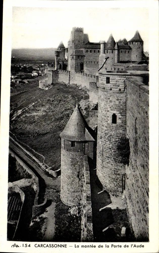 Carcassonne — A subida da Porta de l'Aude — AA.154 - Frente