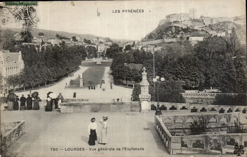 Lourdes — Vista geral da Esplanada — República Francesa, n° 790 - Frente