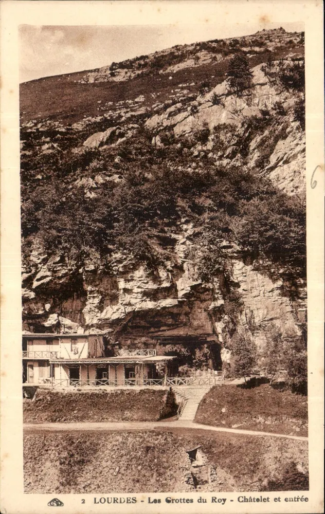 Lourdes - Die Höhlen des Königs - Châtelet und Eingang - Vorderseite