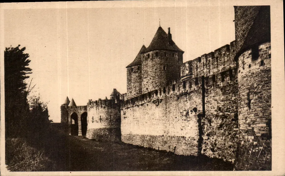 Carcassonne (Aude) — Ansicht der Les Lices-Basses und Tour Narbonnaise — Les Éditions d'Art YVON, Paris - Vorderseite