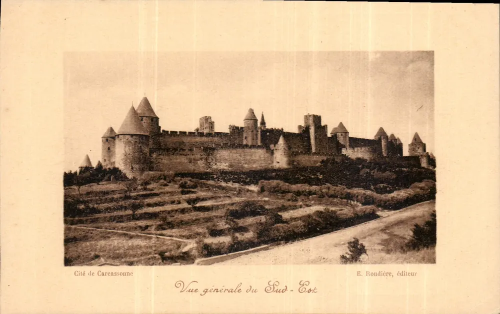 Ciudad de Carcassonne — Vista general del Sureste — E. Roudière, editor - Anverso