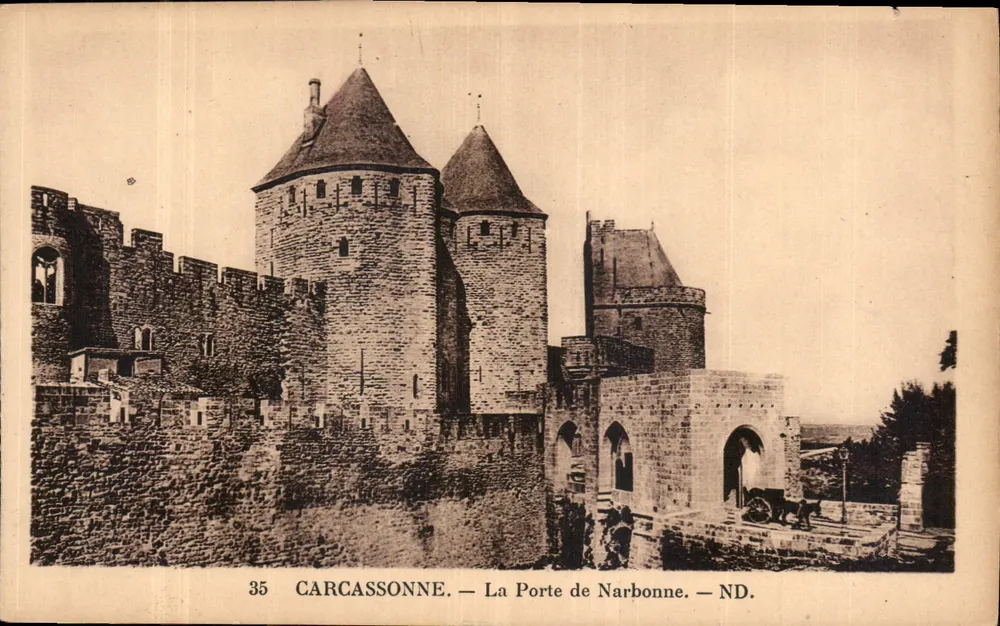 Carcassonne — A Porta de Narbonne — ND. - Frente