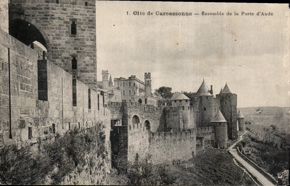 Cité de Carcassonne — Ensemble de la Porte d'Aude — Uitgever : C.P. Phot. Réun. Basko & Cie, Toulouse - Voorkant