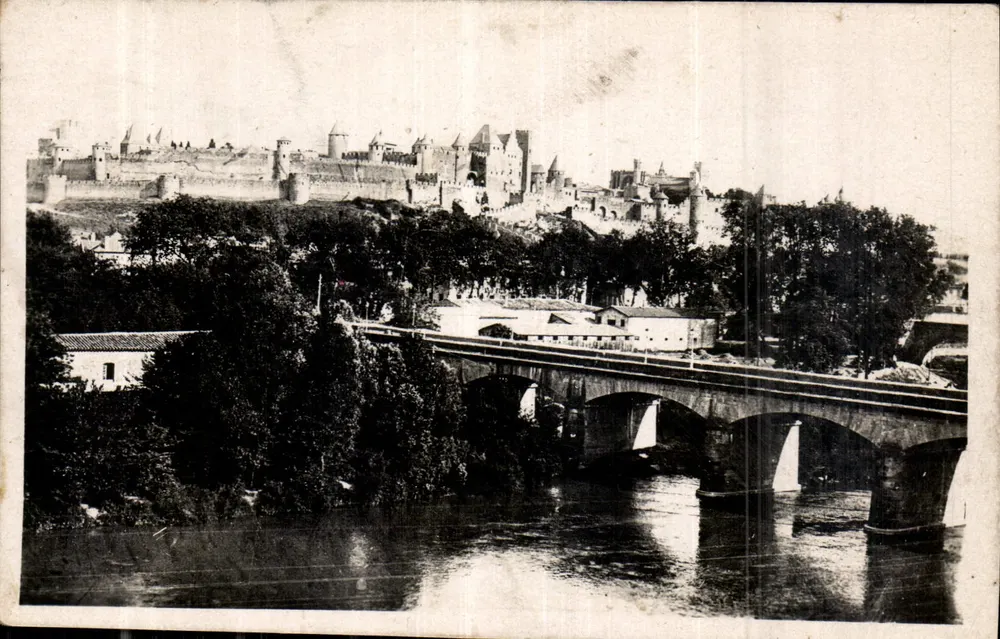 Allgemeiner Blick (Stadtseite) — Carcassonne — Künstlerdruckerei 'Adi-Roch' (A.M.) - Vorderseite