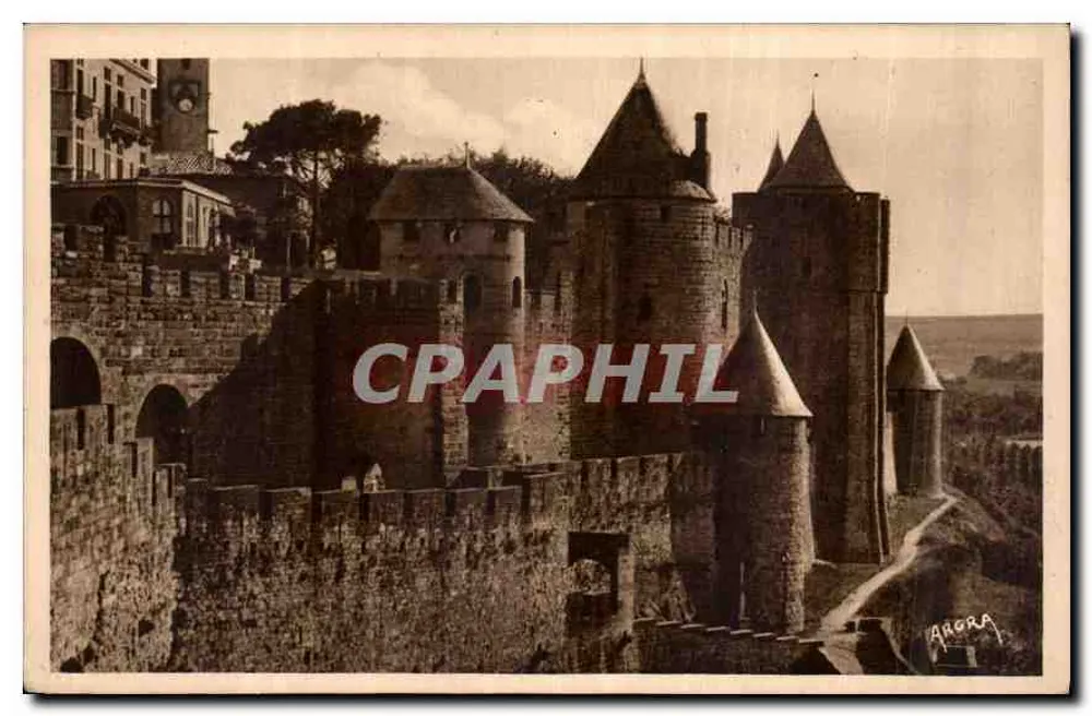 Carcassonne — Conjunto das Fortificações, lado da porta de Aude — ARGRA - Frente