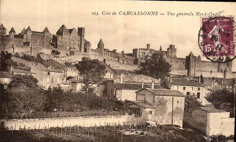 Cité de CARCASSONNE — Allgemeiner Blick nach Nordwesten — Verlag: République Française, Nr. 213 - Vorderseite