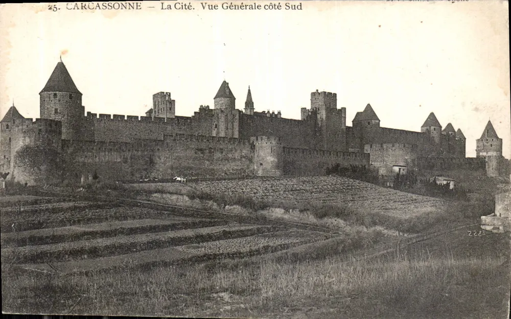 Carcassonne — La Cité. Vista General lado Sur — Editor: La Cité de Carcassonne, n° 25 - Anverso