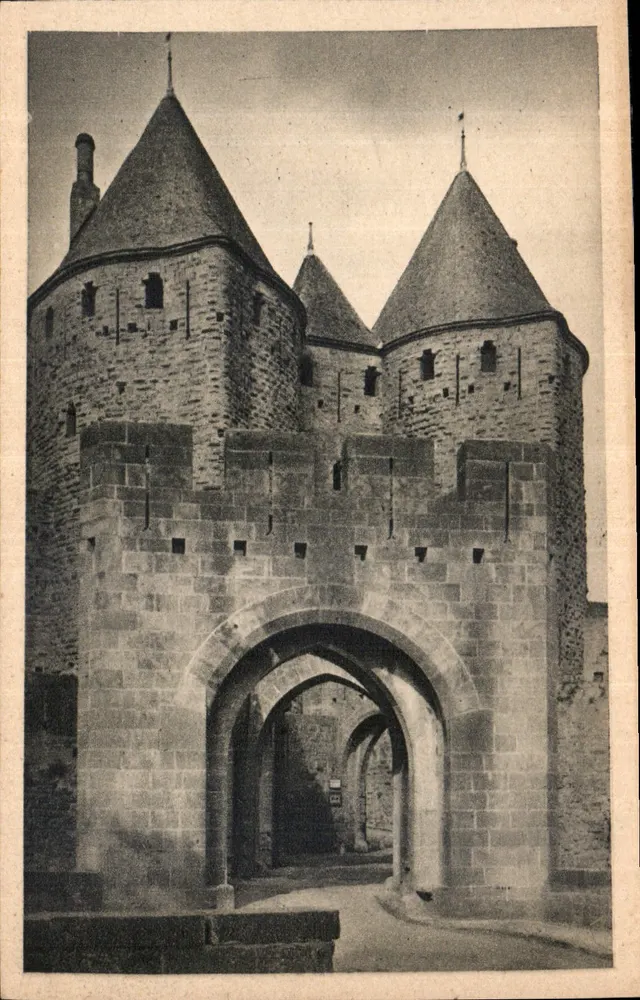 Porta Narbonense — Cidade de Carcassonne — Editor: Serv. Comercial Monumentos Históricos, Paris - Frente