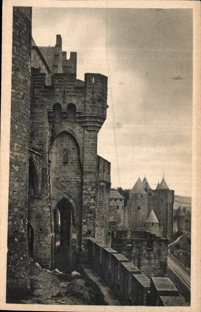 Cidade de Carcassonne — Defesas do Frente Oeste — Editor Serv. Comercial Manuscrits Historiques, Paris - Frente