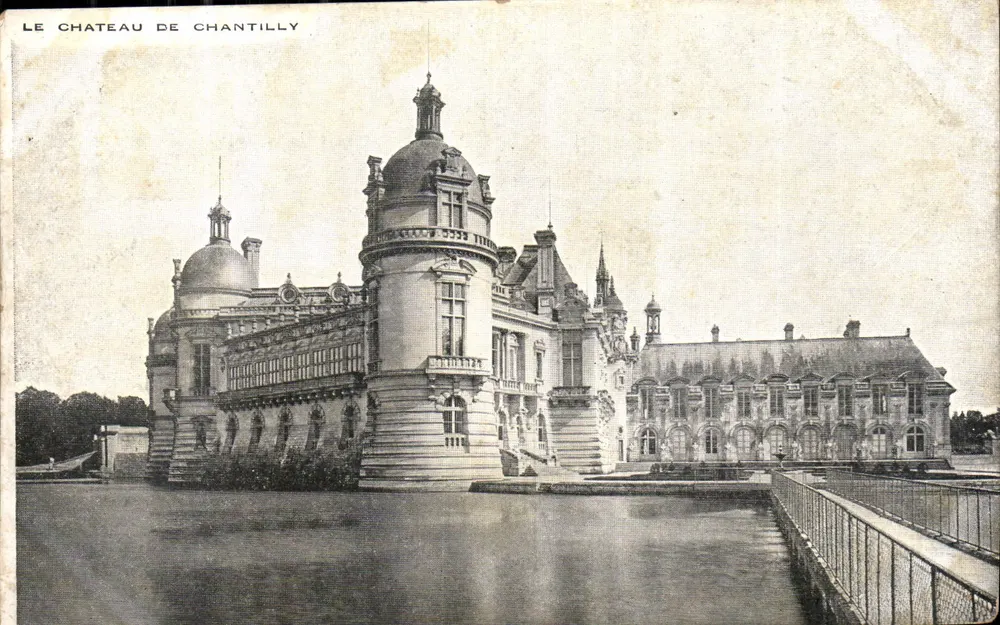 O Castelo de Chantilly — vista do castelo e de seus jardins — editor não identificado - Frente