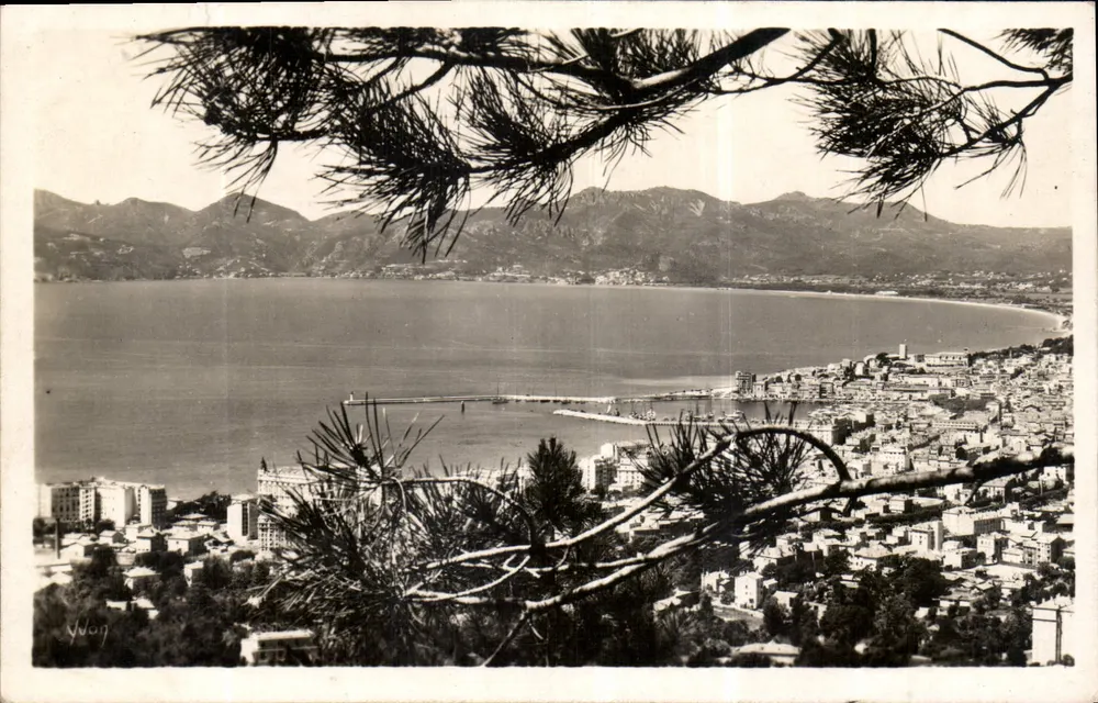 Cannes e Golfo de Napoule — A Doce França — Edições d'Art d'Avon - Frente