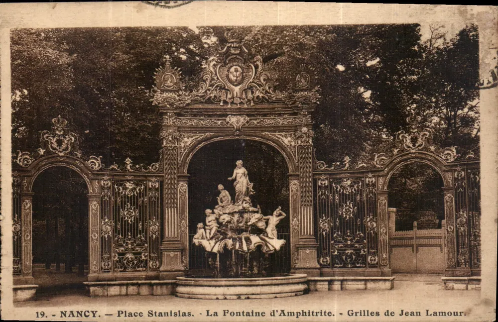 Nancy - Place Stanislas - Fontaine d'Amphitrite - Grilles von Jean Lamour - Vorderseite