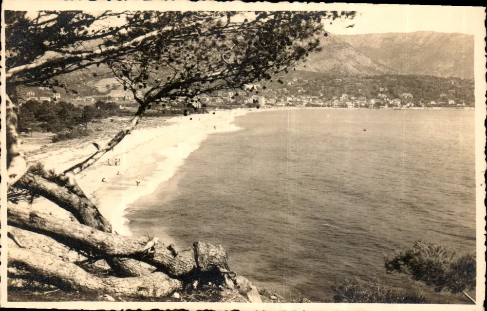 Le Lavandou — Vista da praia e do porto — Véritable Photographie - Frente