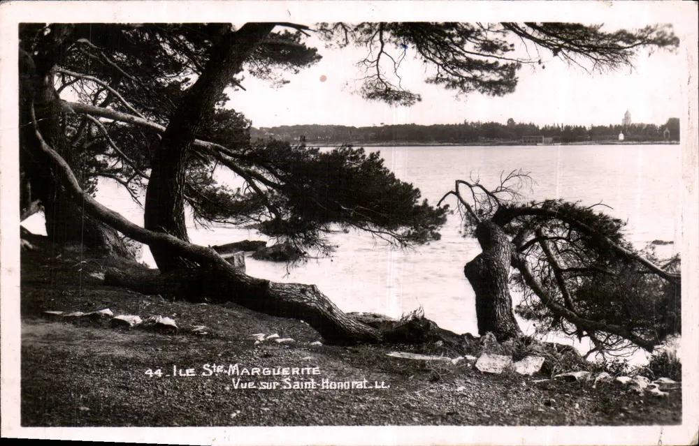 Insel Sainte-Marguerite — Blick auf Sainte-Honorat — Verleger LL - Vorderseite