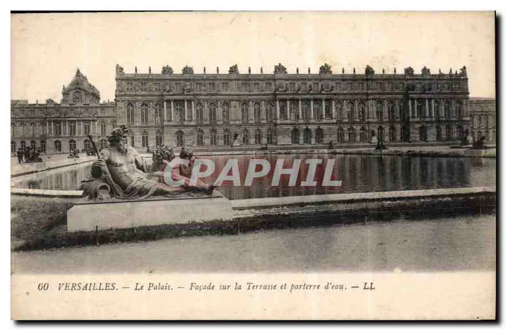 Versailles — Das Schloss — Fassade auf der Terrasse und Wasserparterre — LL - Vorderseite