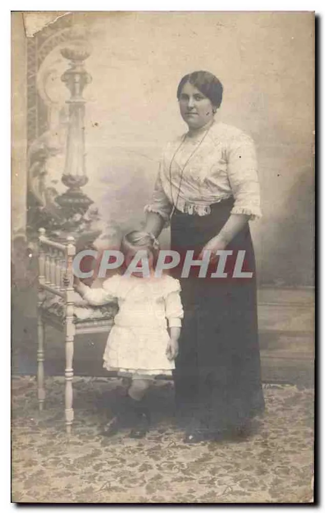 Frau und Kind — Fotostudio — Französisches Kartenpostkarte - Vorderseite