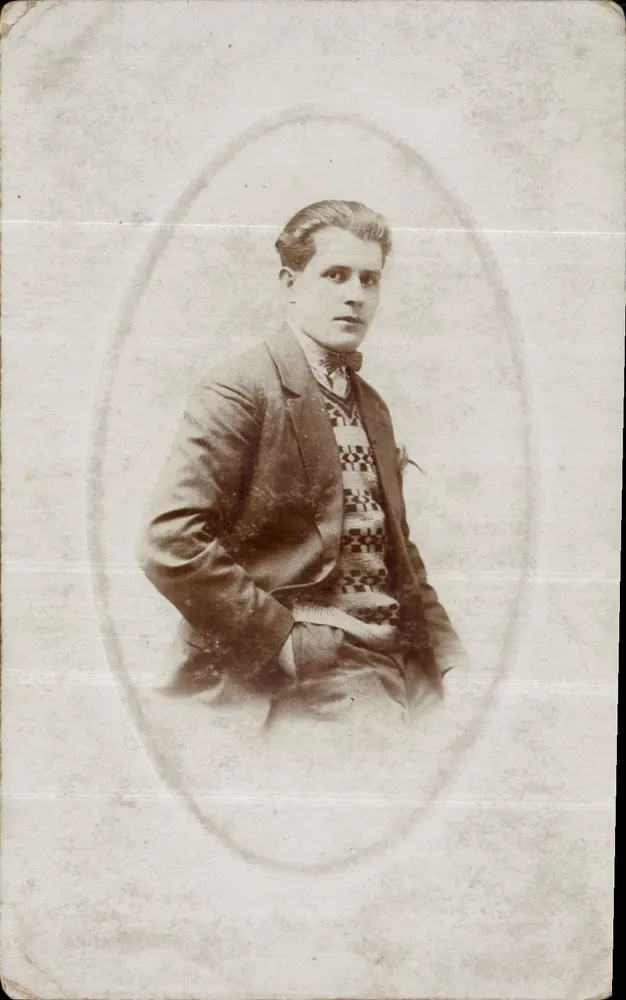 Retrato de um jovem — editor W. RÉMY CANTELEU - Frente