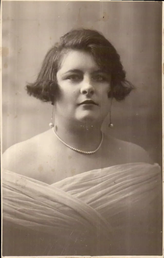Porträt einer Frau — 1920er Jahre — Photo d'Art Paris - Vorderseite