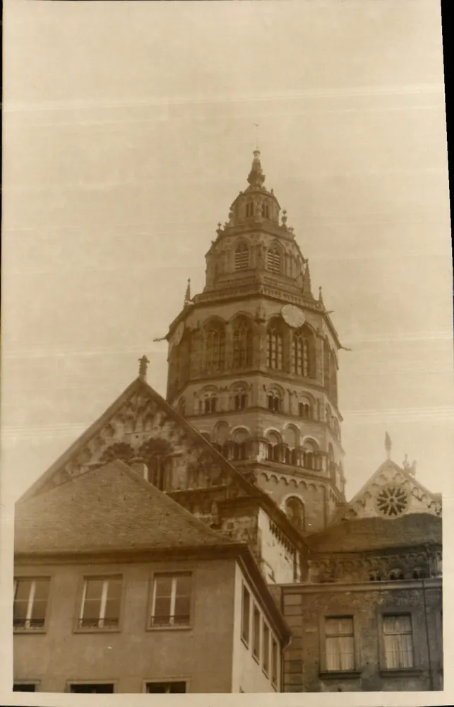 St. Peterskirche in Metz — Ansicht der Turm - Vorderseite