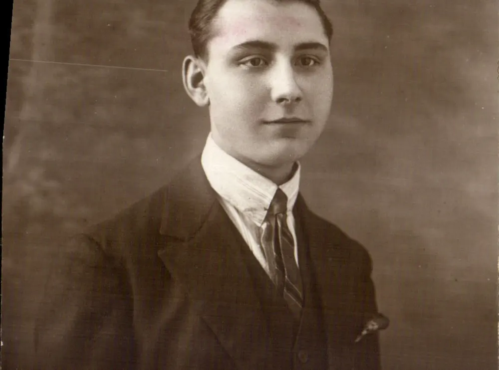 Retrato de un joven hombre — editor E.G.B. n°20118 - Anverso