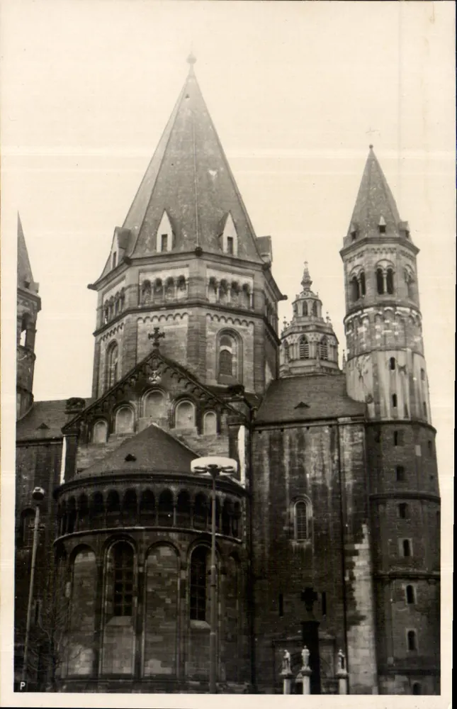 Kathedrale Notre-Dame von Autun — Ansicht der Fassade und Türme — Verlag LEONAR, Nr. 581 - Vorderseite