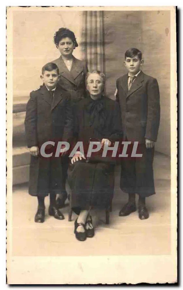 Família — retrato de três gerações — editor desconhecido, n° de série não visível - Frente