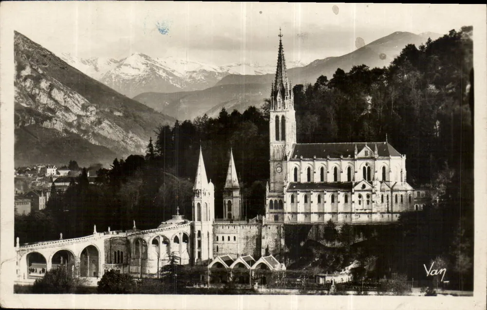 Lourdes — Die Basilika und die Berge — Edition Roger, Lourdes - Vorderseite