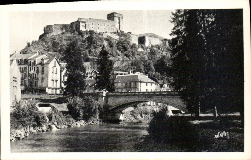 Lourdes — Das FestungsSchloss und die Gave — Éditions d'Art C. L. D., Lourdes - Vorderseite