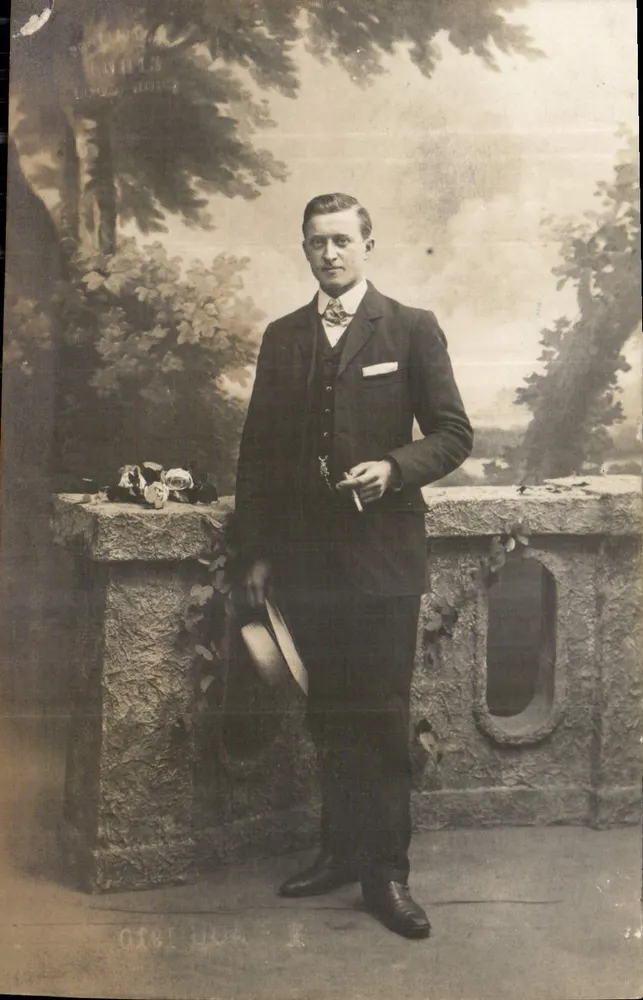 Porträt eines Mannes in einem Anzug — Studio — Fotograf LCUIS, Loos (Nord) - Vorderseite