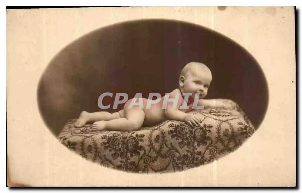 Bebê deitado — fotografia em preto e branco — editor G. Sellier, Amiens - Frente