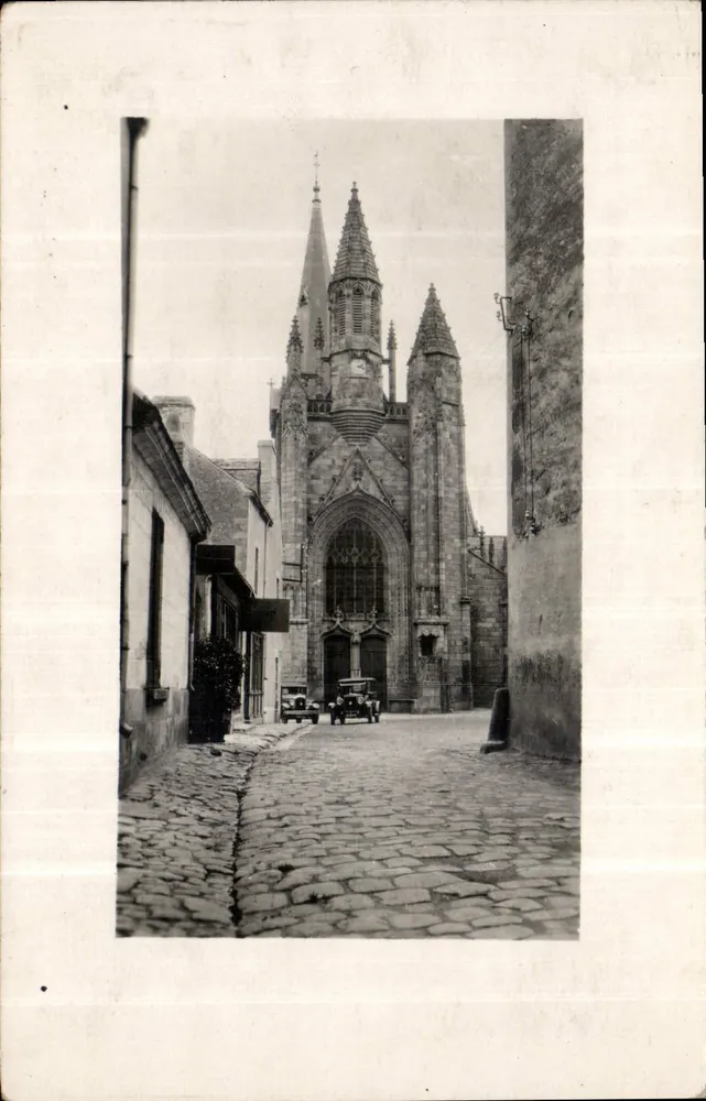 Igreja de São Pedro de Vannes — vista da fachada — número de série não visível - Frente