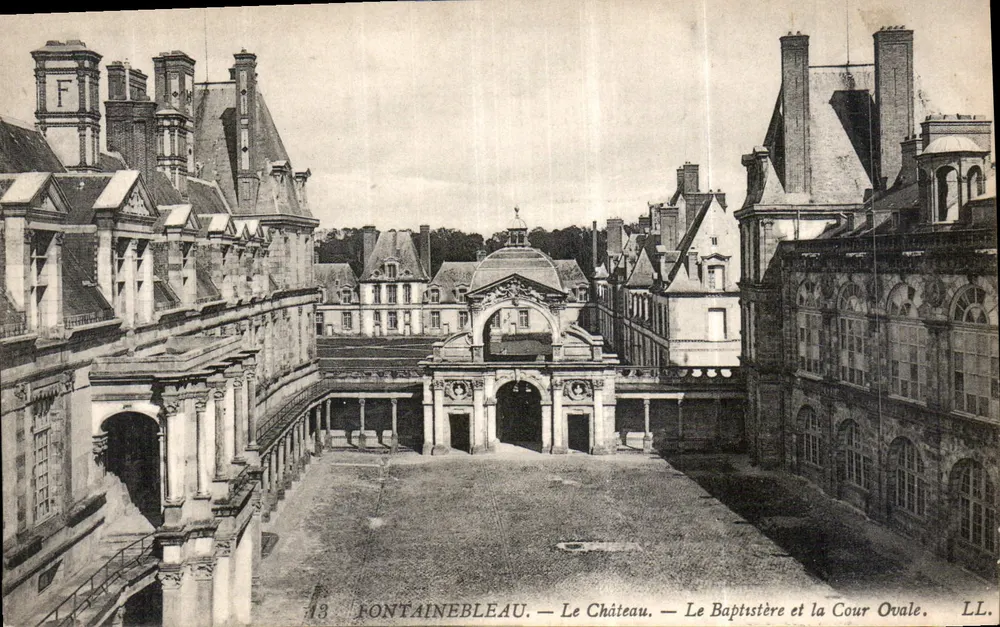 Fontainebleau — Das Schloss. — Der Taufbecken und der Ovalplatz. — LL. — n°43 - Vorderseite