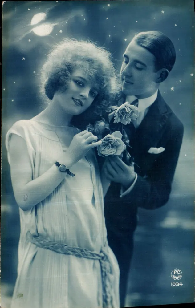 Casal jovem sob a lua — editor PC PARIS n°1034 - Frente
