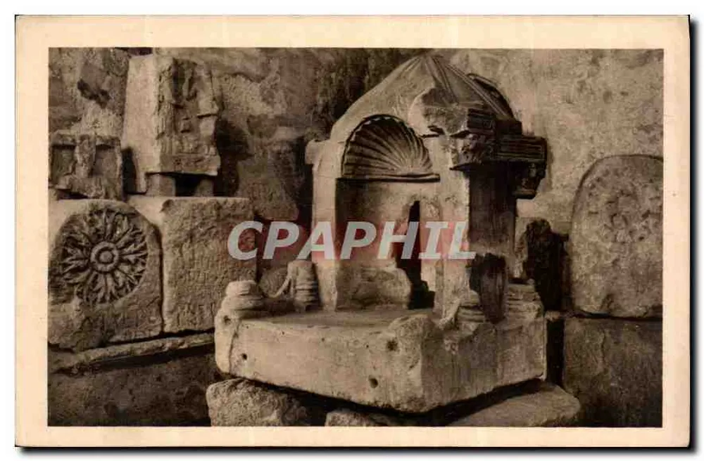 NARBONNE - Lapidarkunst-Museum - Christlicher Reliquienschrein aus Marmor des 6. Jahrhunderts - Vorderseite