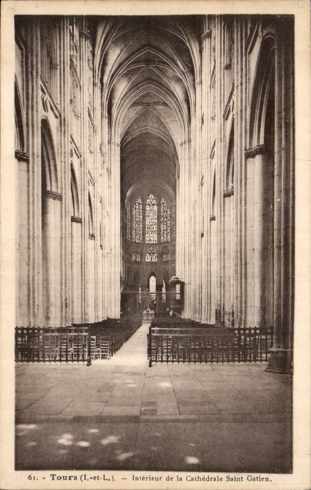 Tours (Loire-et-Loire) — Innenansicht der Kathedrale Saint-Gatien — Edition Mallocheau, n°61 - Vorderseite