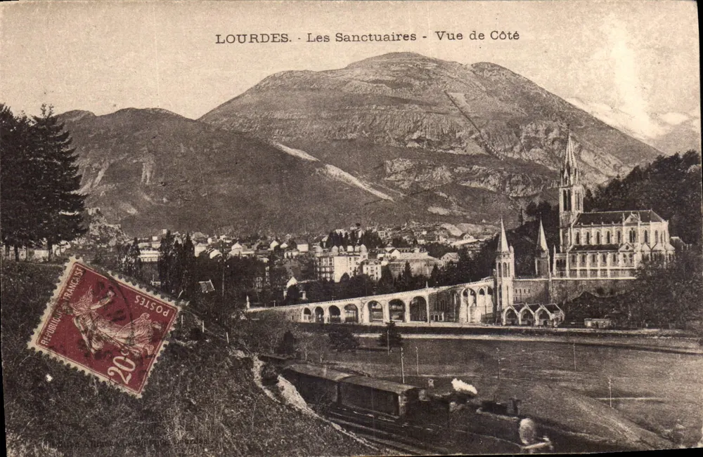 Lourdes - Die Wallfahrtsstätten - Seitenansicht - Vorderseite