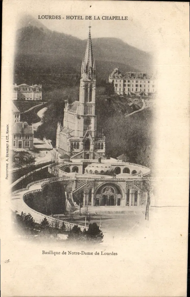 Lourdes - Hotel da Capela — Basílica de Nossa Senhora de Lourdes — Phototype A. Bergeret & Cie, Nancy - Frente