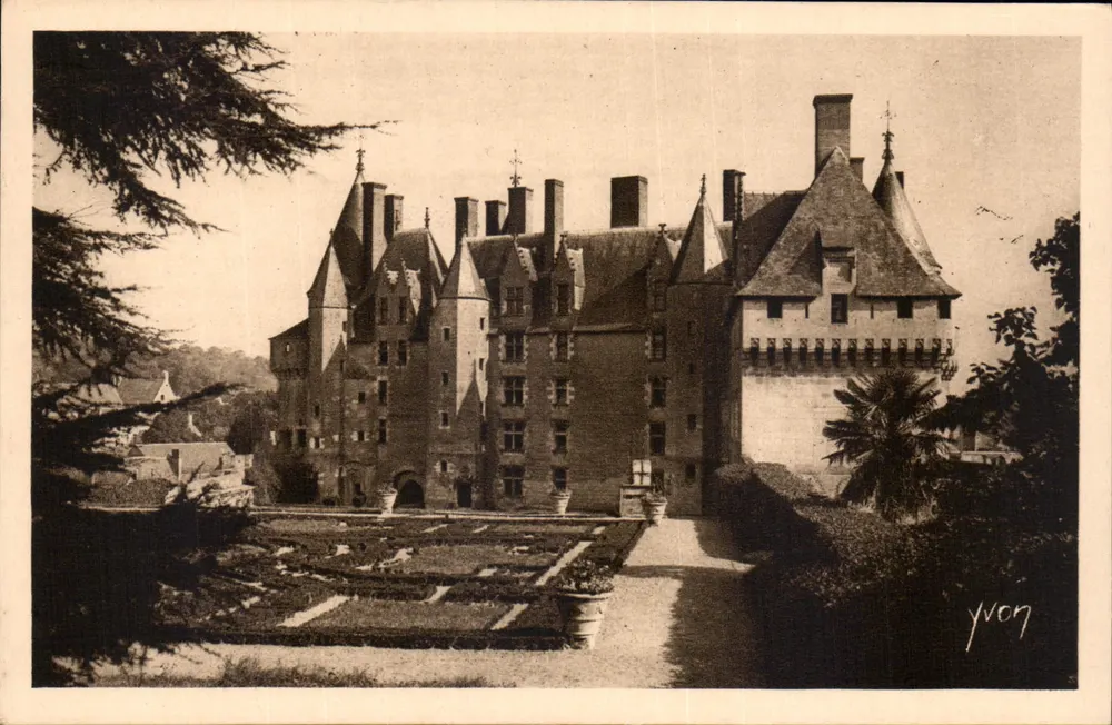 Château de Langeais — Innenfassade — Éditions d'Art Yvon - Vorderseite