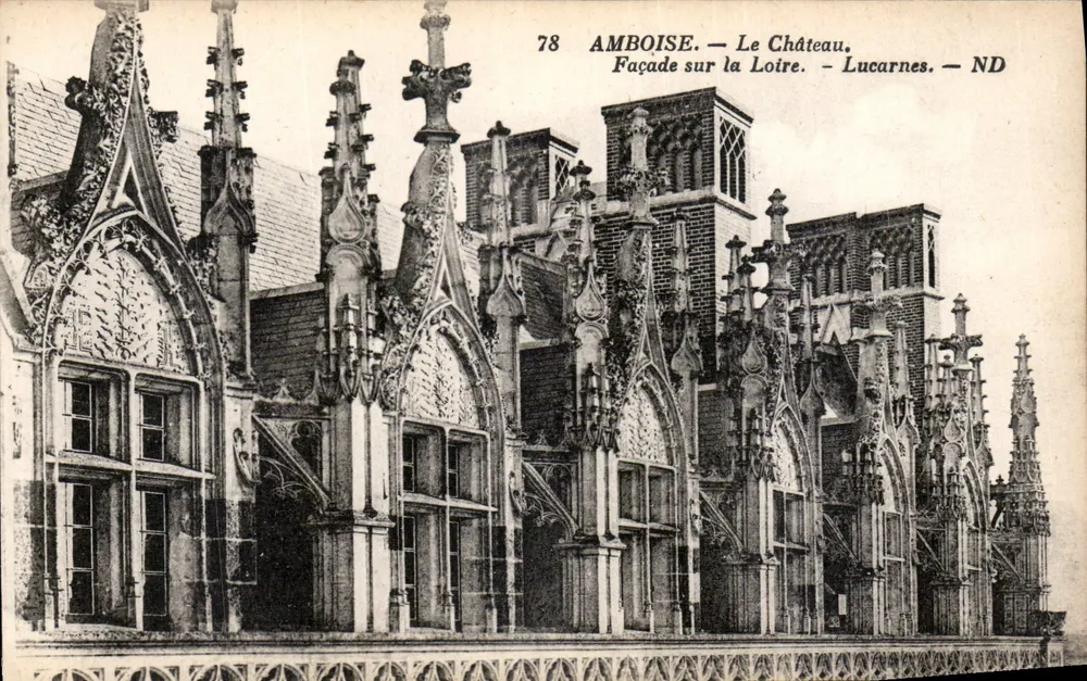 Amboise — Das Schloss. Fassade am Loire. — Fenster. — ND - Vorderseite