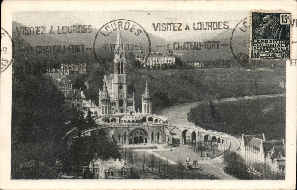 Lourdes — Ansicht des Schloss-Forts und der Basilika — Edition P. Doucet, Nr. 39 - Vorderseite