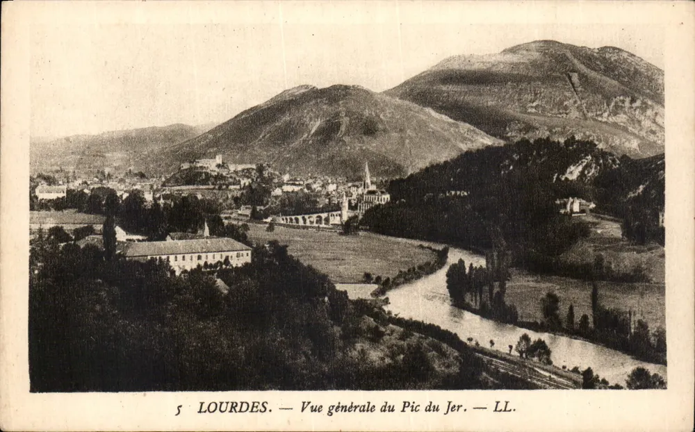 Lourdes — Vista geral do Pic du Jer — LL. - Frente