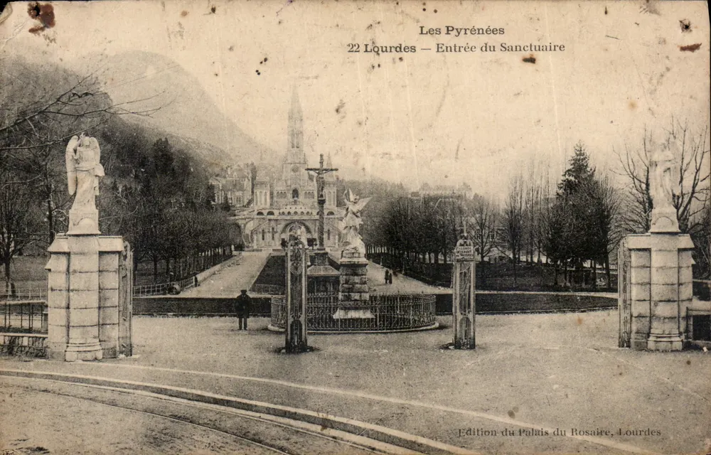 Lourdes — Eingang zum Heiligtum — Ausgabe des Palais du Rosaire, Lourdes - Vorderseite