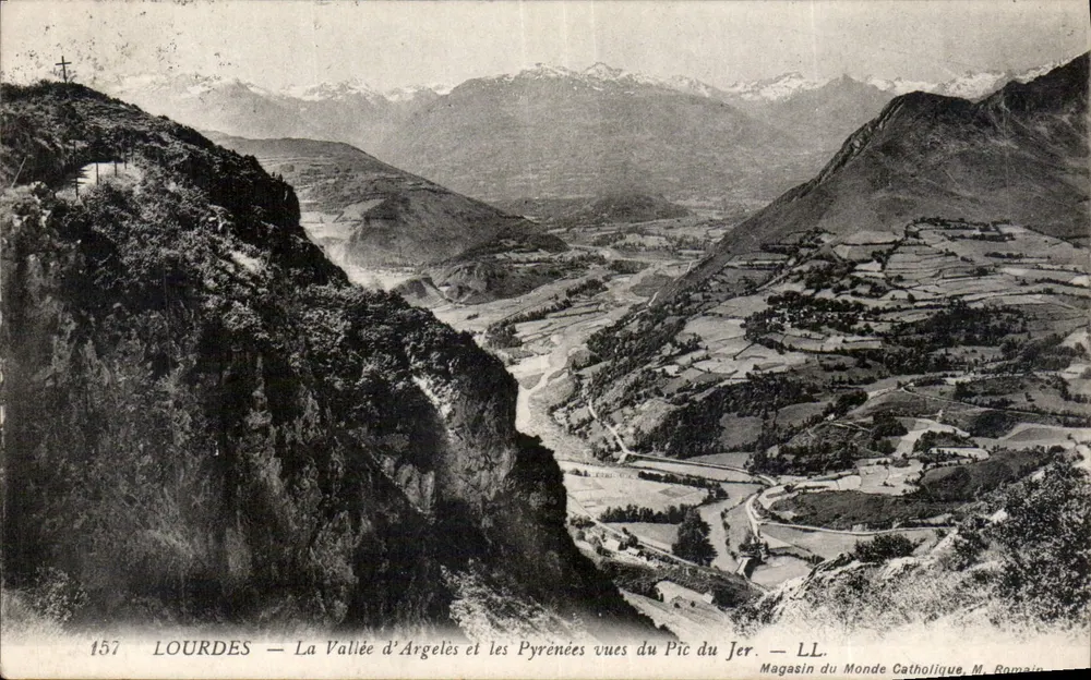 Lourdes — Blick auf die Argelès-Tal und die Pyrenäen vom Pic du Jer — Magasin du Monde Catholique, M. Romain - Vorderseite