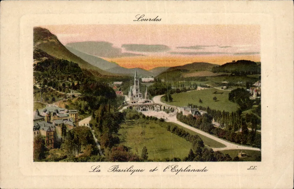 Lourdes — A Basílica e a Esplanada — L.F. - Frente
