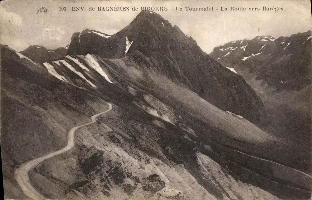 ENV. von BAGNÈRES de BIGORRE - Le Tourmalet - La Route vers Barèges — Antike Ansichtskarte Nr. 103 - Vorderseite