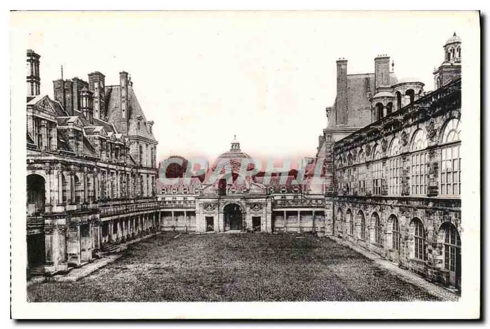 Schloss Fontainebleau — Ovaler Hof — Ansichtskarte Nr. 38 - Vorderseite