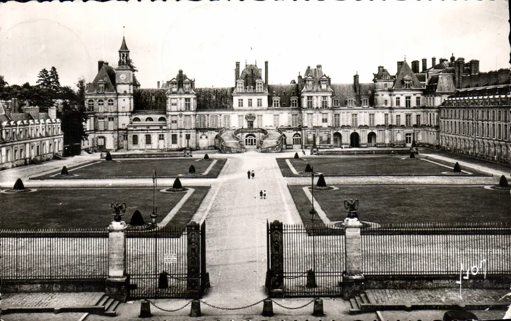 Schloss Fontainebleau — Cour des Adieux — Les Éditions d'Art - Vorderseite